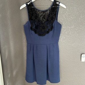 BCBG woman’s fun shirt summer navy dress size 6